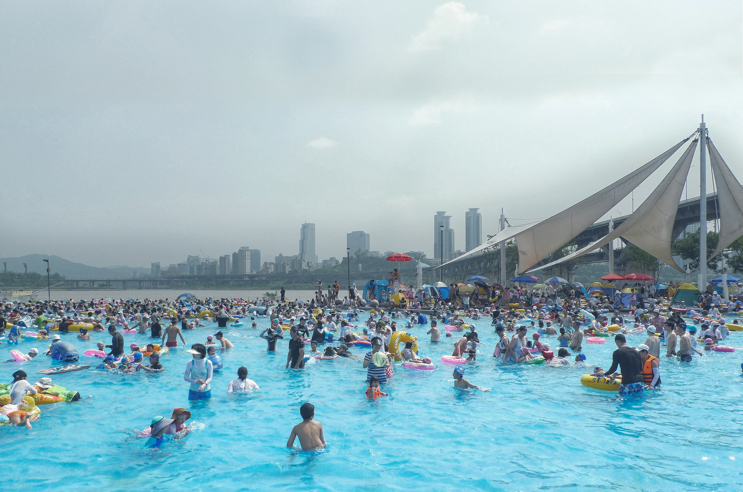 Ttukseom Public Pool, Seoul
